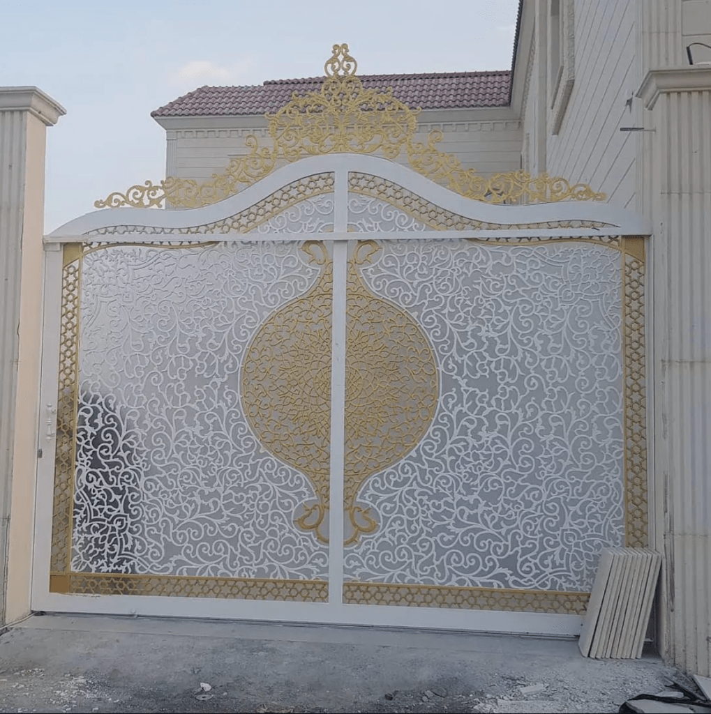 white-gate-golden-work